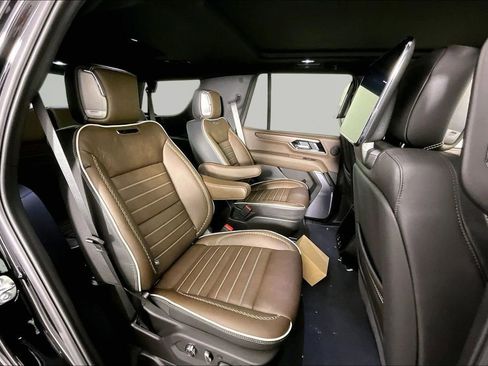 New 2026 GMC Yukon Denali Ultimate AWD/4WD image 11