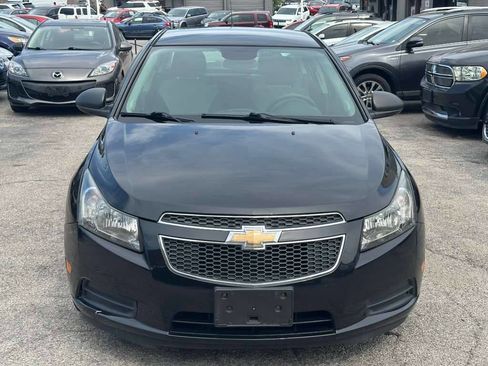 Used 2014 Chevrolet Cruze LS FWD image 2