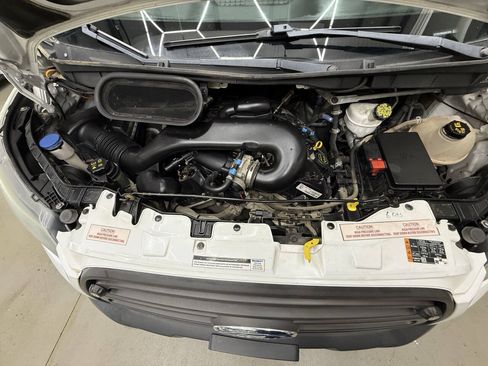 Used 2016 Ford Transit 250 130 Low Roof RWD image 7