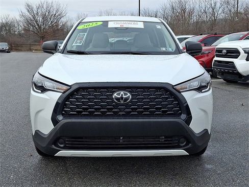 Certified 2025 Toyota Corolla Cross L image 2