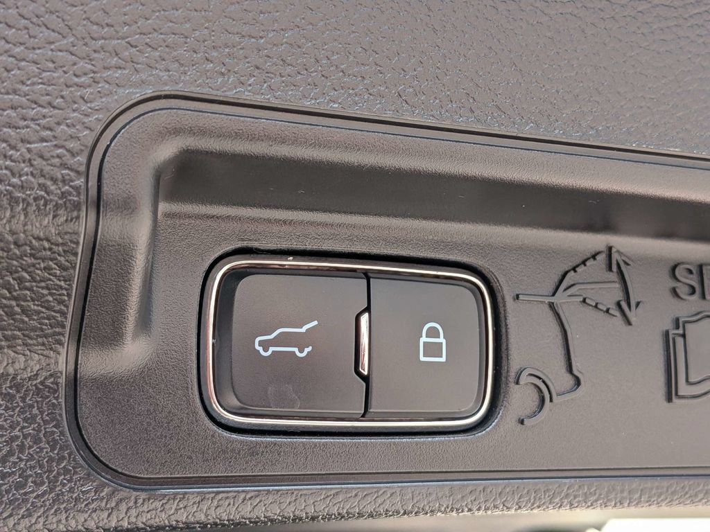 Used 2024 Ford Explorer Limited RWD image 17