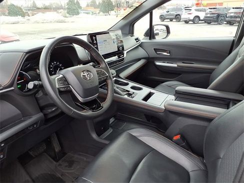 Certified 2021 Toyota Sienna XSE image 12