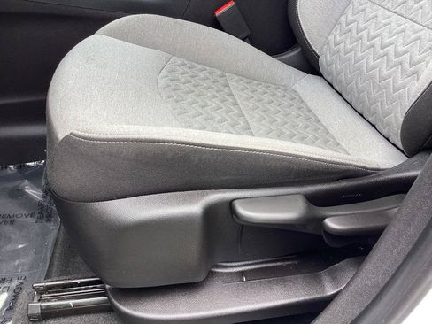 Used 2024 Chevrolet Equinox LS FWD image 11