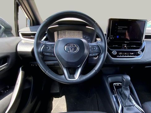 Used 2025 Toyota Corolla SE FWD image 6