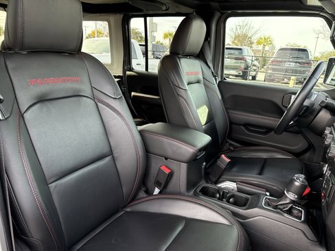 Used 2021 Jeep Wrangler Unlimited Rubicon image 32