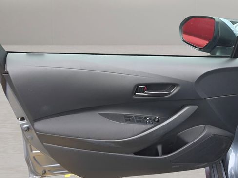 Used 2025 Toyota Corolla LE image 8