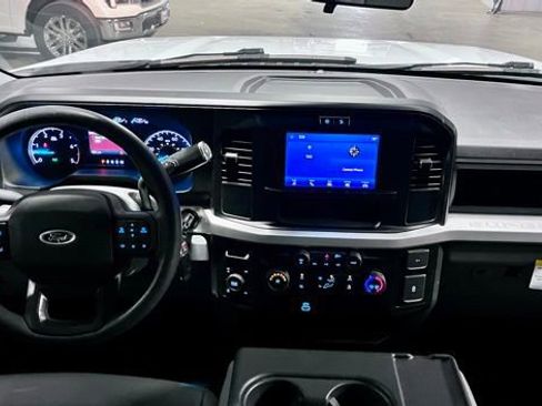 Used 2025 Ford F250 XL AWD/4WD image 29