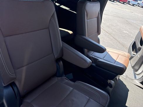 Used 2023 Chevrolet Suburban High Country AWD/4WD image 26
