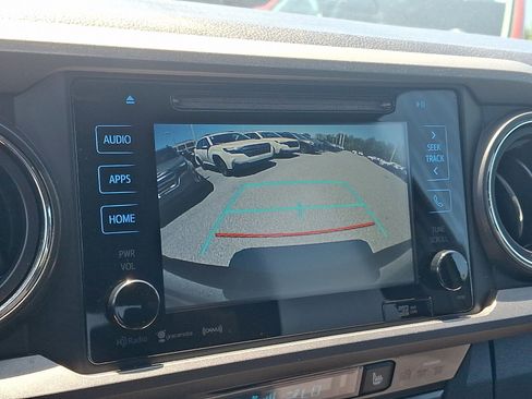 Used 2016 Toyota Tacoma TRD Sport w/ Premium & Technology Package AWD/4WD image 18