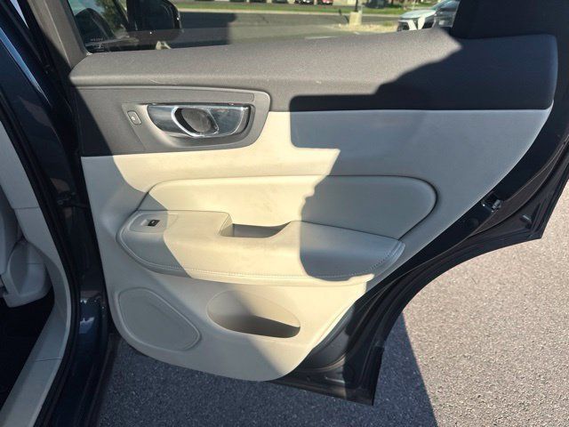 Used 2023 Volvo XC60 B5 Plus w/ Protection Package Premier AWD/4WD image 19