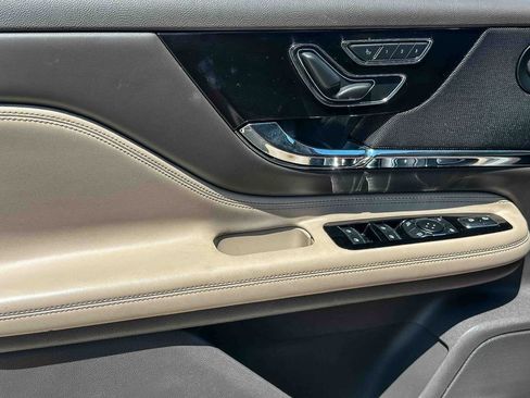 Used 2020 Lincoln Corsair Reserve FWD image 17