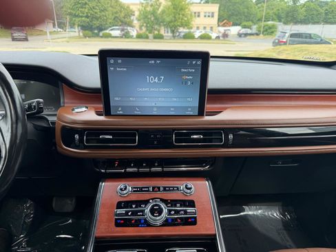 Used 2020 Lincoln Aviator Reserve w/ Equipment Group 201A AWD/4WD image 14