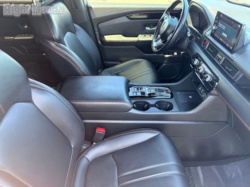 Certified 2025 Honda Pilot TrailSport image 13