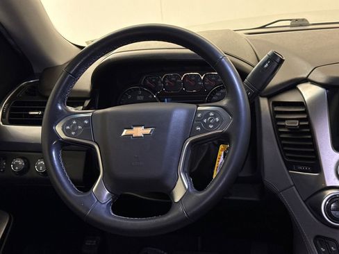 Used 2019 Chevrolet Suburban LT image 13