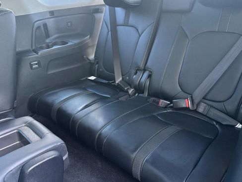 Certified 2025 Honda Pilot Touring image 33