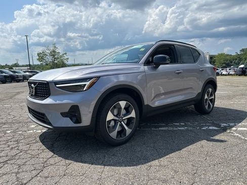 New 2026 Volvo XC40 B5 Plus w/ Protection Package Premier AWD/4WD image 3