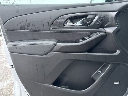 Used 2024 Chevrolet Traverse High Country image 14