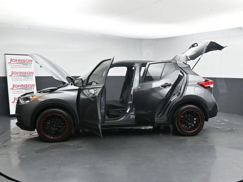 Used 2020 Nissan Kicks S image 47