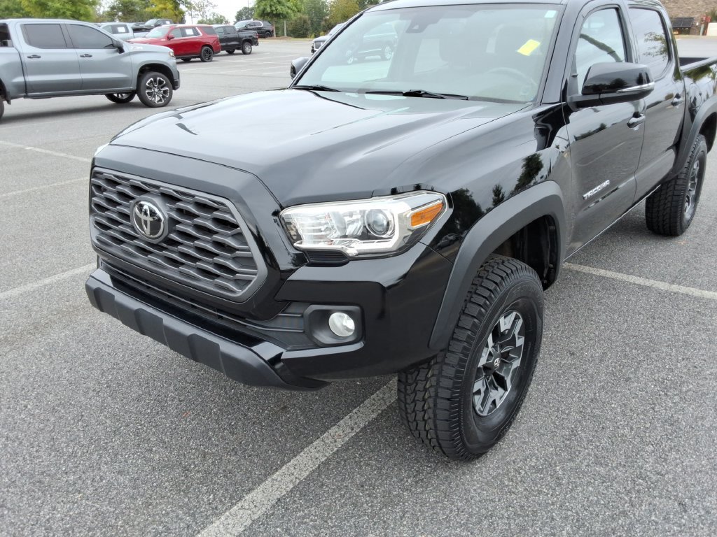Used 2020 Toyota Tacoma TRD Off-Road w/ TRD Premium Off Road Package AWD/4WD image 9