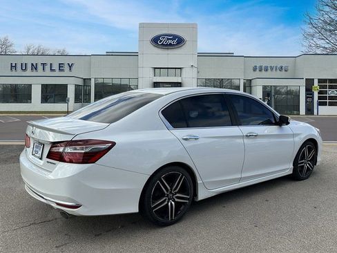 Used 2016 Honda Accord Sport image 6