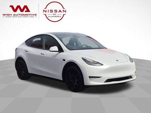 Used 2021 Tesla Model Y Long Range AWD/4WD image 3