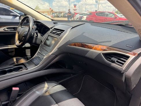 Used 2015 Lincoln MKZ FWD image 13