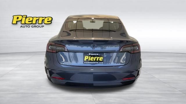Used 2020 Tesla Model 3 Standard Range Plus RWD image 3