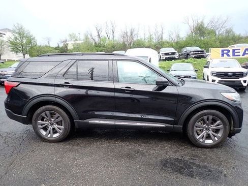 Certified 2025 Ford Explorer Active w/ Active Comfort Package AWD/4WD image 10