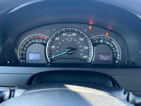 Used 2015 Toyota Camry LE image 23