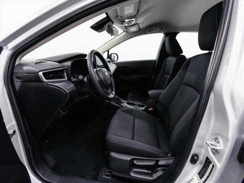 Certified 2024 Toyota Corolla LE image 4