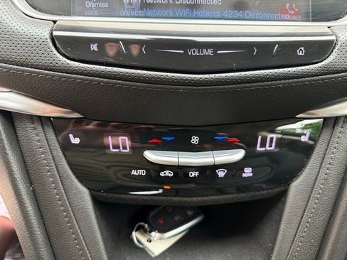 Used 2018 Cadillac XT5 Luxury w/ Driver Awareness Package AWD/4WD image 13