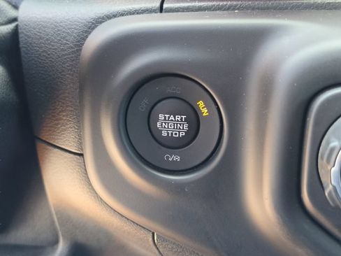 Used 2021 Jeep Wrangler Unlimited Rubicon AWD/4WD image 36