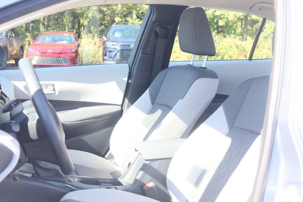 Used 2024 Toyota Corolla LE FWD image 16