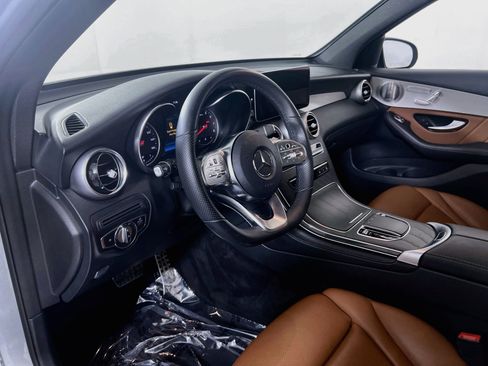 Used 2021 Mercedes-Benz GLC 300 4MATIC image 9