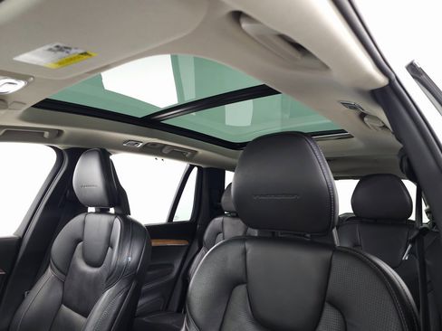 Used 2016 Volvo XC90 T6 Inscription w/ Vision Package image 16