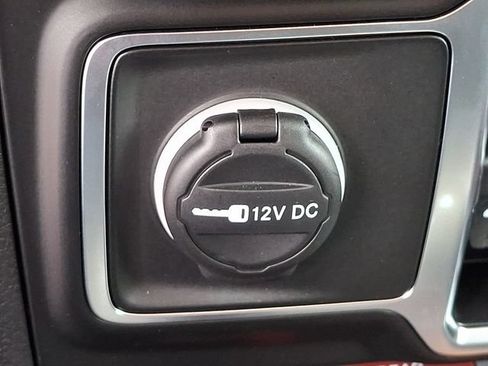 Used 2025 Jeep Wrangler Unlimited Rubicon AWD/4WD image 25