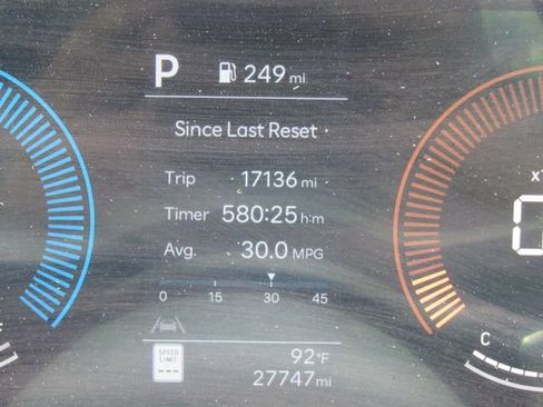 Used 2025 Hyundai Sonata SEL FWD image 28