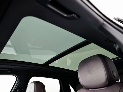 Certified 2025 Porsche Cayenne image 18