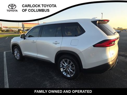 Used 2024 Toyota Grand Highlander AWD image 10