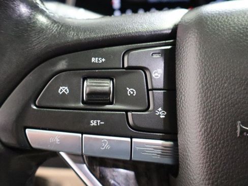 Used 2021 Cadillac Escalade Premium Luxury w/ LPO, Illumination Package AWD/4WD image 39