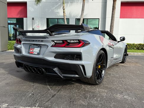 Used 2025 Chevrolet Corvette Z06 w/ Stealth Interior Trim Package image 19
