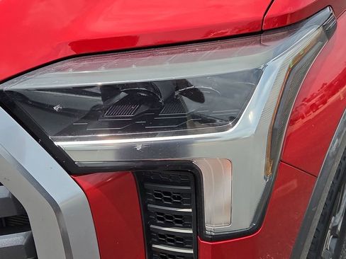 Used 2022 Toyota Tundra Limited w/ Power Package AWD/4WD image 10