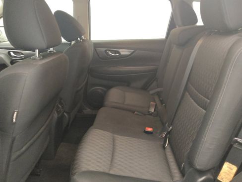 Used 2017 Nissan Rogue SV FWD image 18