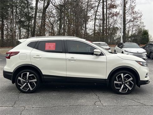 Used 2022 Nissan Rogue Sport SL image 28