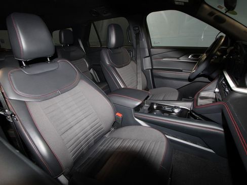 Used 2025 Ford Explorer ST-Line image 21