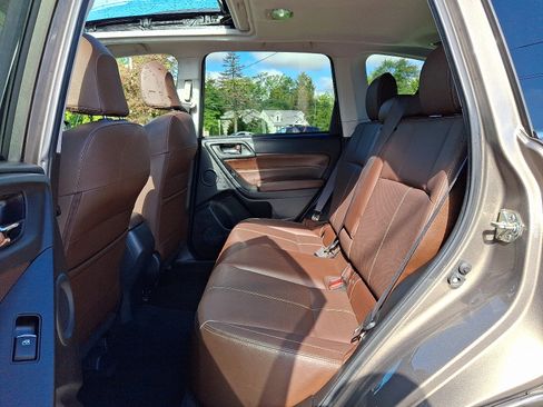 Used 2018 Subaru Forester 2.5i Touring w/ Popular Package #3B image 10