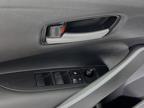 Used 2025 Toyota Corolla SE FWD image 17