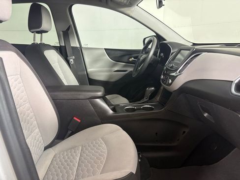Used 2018 Chevrolet Equinox LS image 13