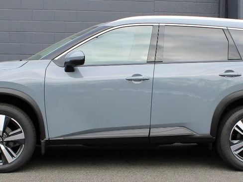 New 2025 Nissan Rogue SL w/ Tech Package image 2