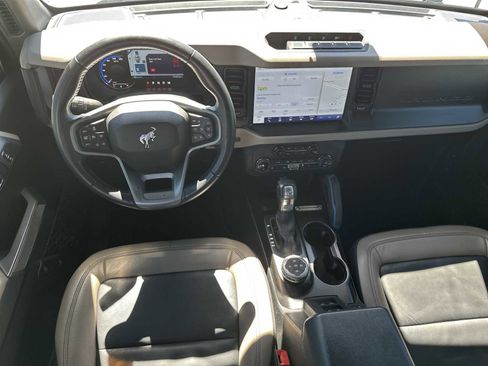 Used 2022 Ford Bronco Wildtrak image 14